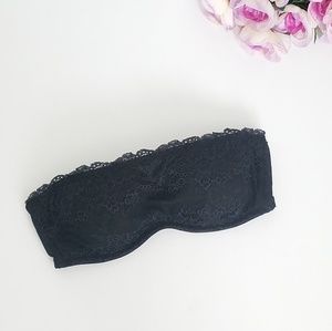 Black strapless bra